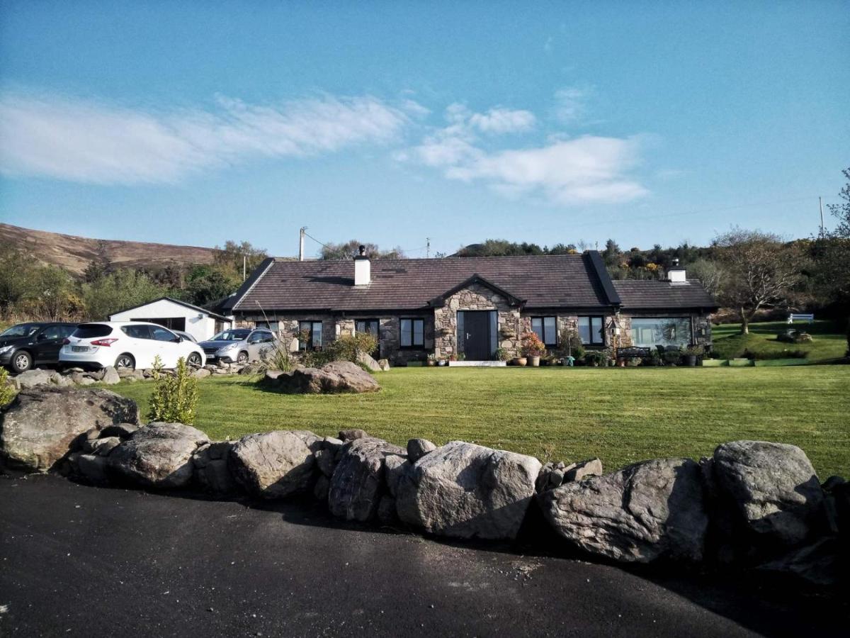 Great Lawn Kinisi 16k from the Town Centre V93 HV56 - B&B