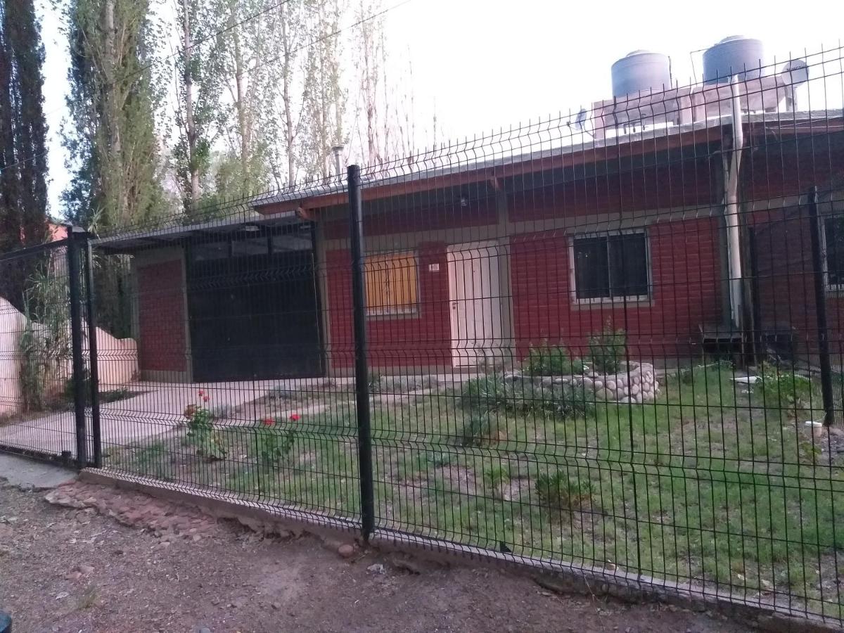 Soñada casa con pileta Pedriel I - B&B Ciudad Luján de Cuyo