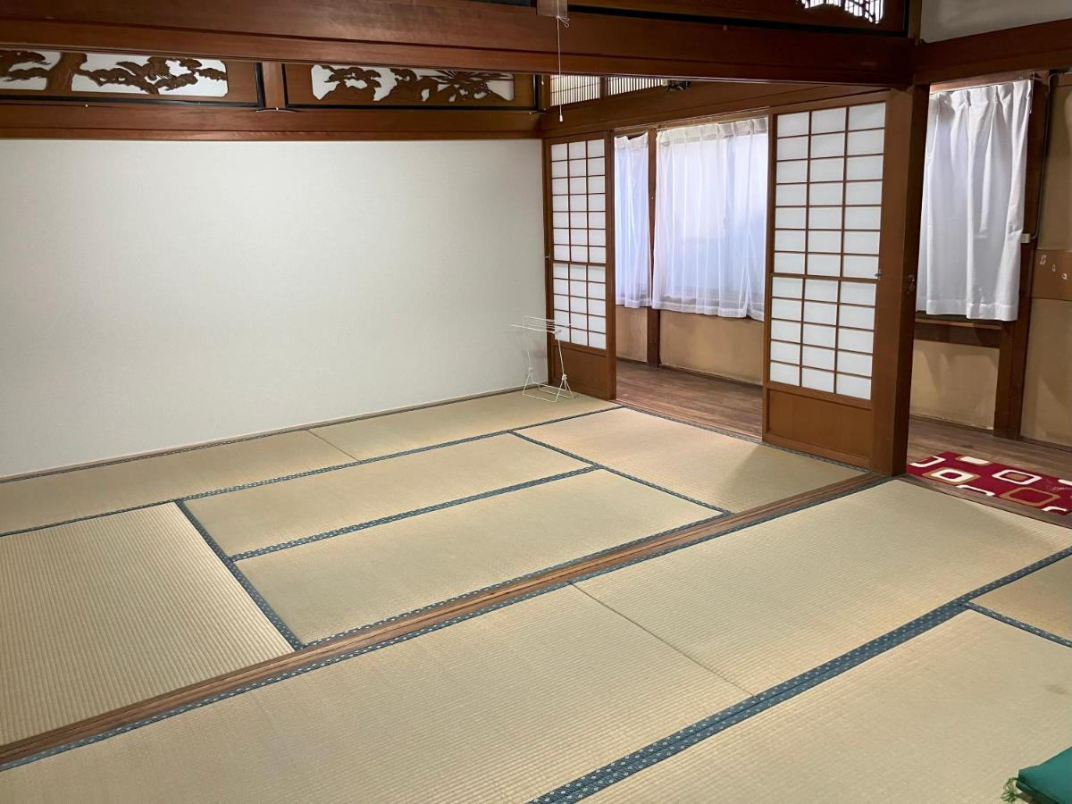 Japanese-Style Room