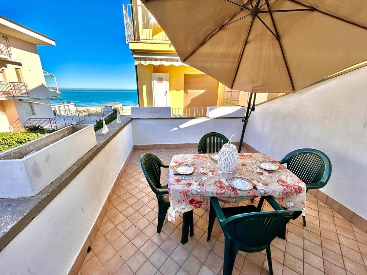 MARZIO - appartamenti con terrazzo, posto auto e spiaggia - Ferienwohnung Marcelli di Numana