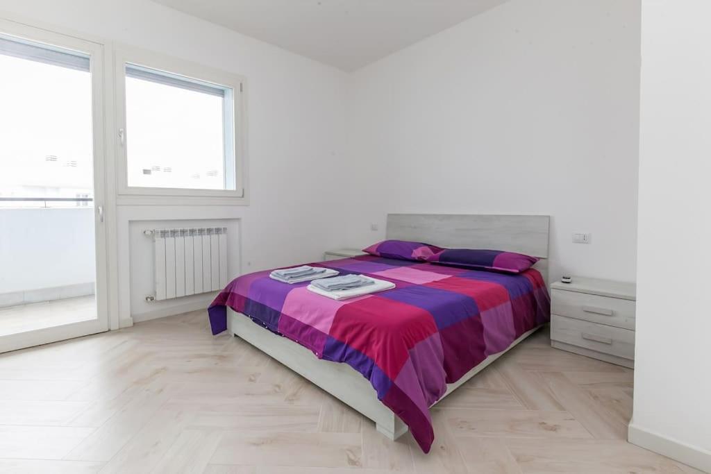 12th Floor Diamond Tower - 72 - B&B
