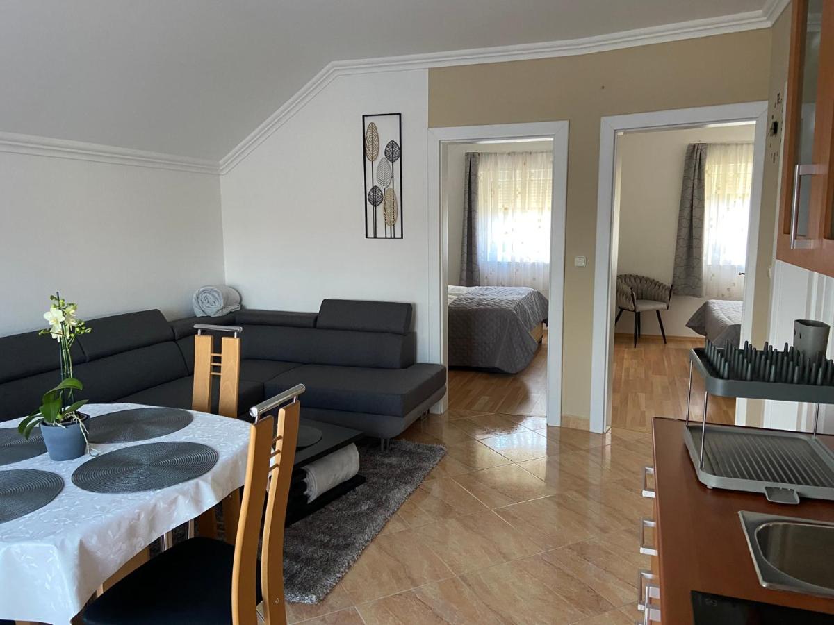 Apartment mit Poolblick