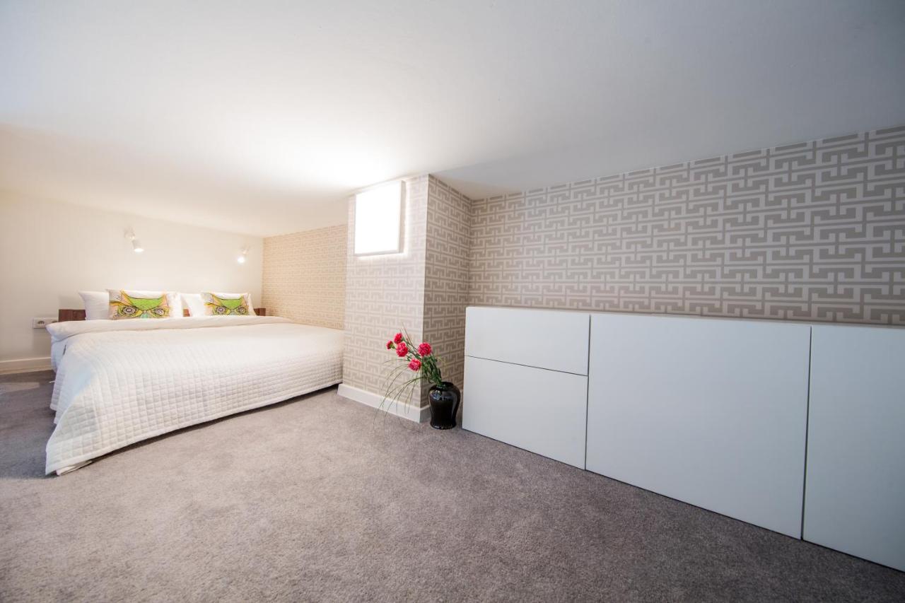 Queen Studio with Sofa Bed