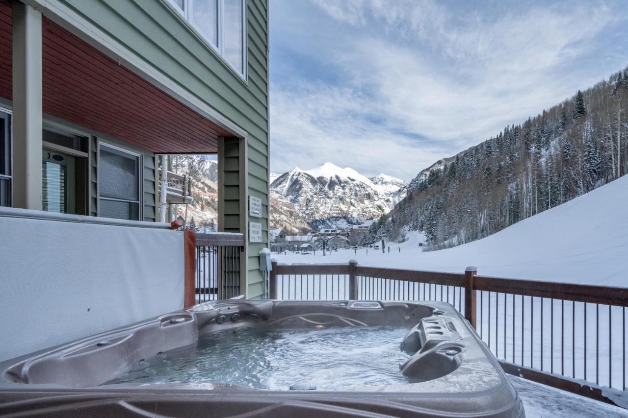 B&B Telluride - Etta Place 1 by AvantStay Ski In Ski Out Unit w Views of the Slopes - Bed and Breakfast Telluride