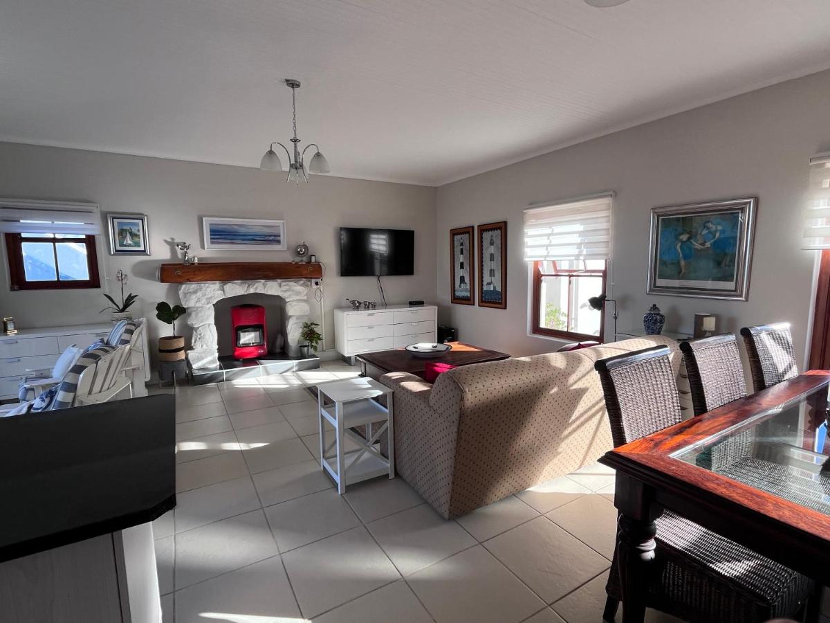 B&B Cape Town - Teal Tides - Bed and Breakfast Cape Town