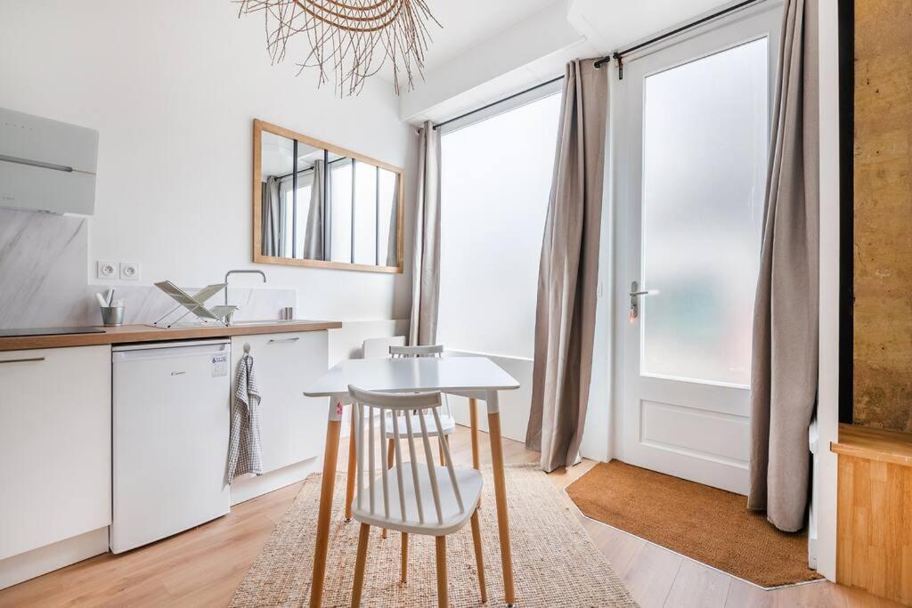 Le Bordeaux: Joli appartement climatisé proche gare - B&B Bordeaux