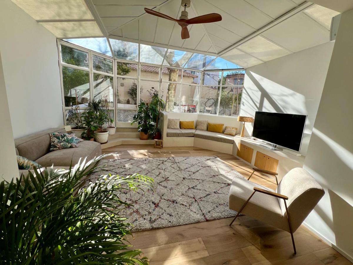 Bord de mer, magnifique appartement de 150m2 avec jardin - Chambres d’hôtes Marseille