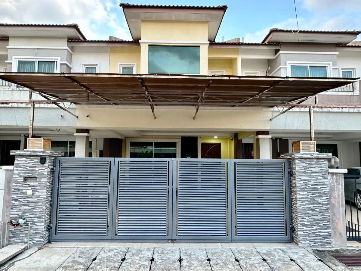 Botani Luxury Homestay - B&B