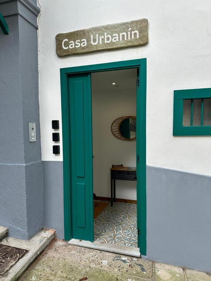 Apartamentos URBANIN II plaza de san pedro - B&B