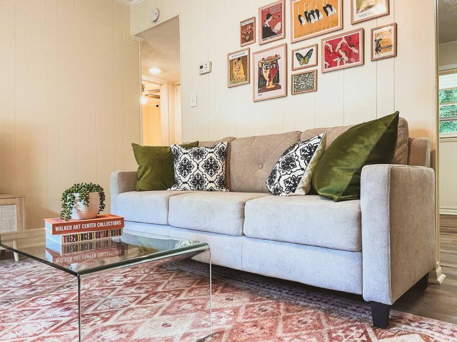 Artist's Bungalow - 1/2 mi from Covington Square - B&B