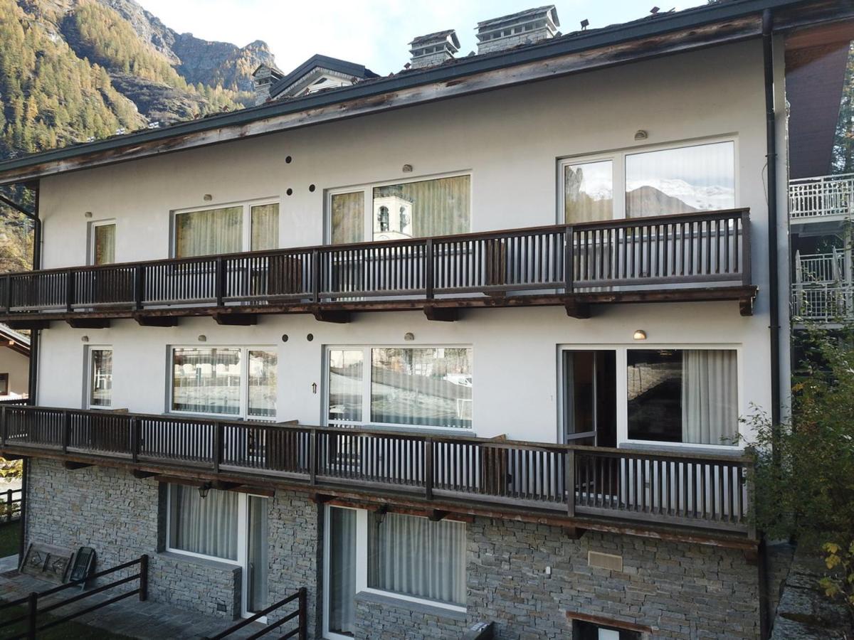 5 Minutes from Monterosa Ski, Small Cottage - B&B Gressoney-La-Trinitè