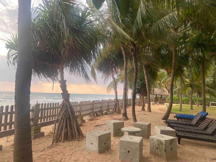 Oceanfront condo 3-2-01- Nilaveli - B&B Nilaveli