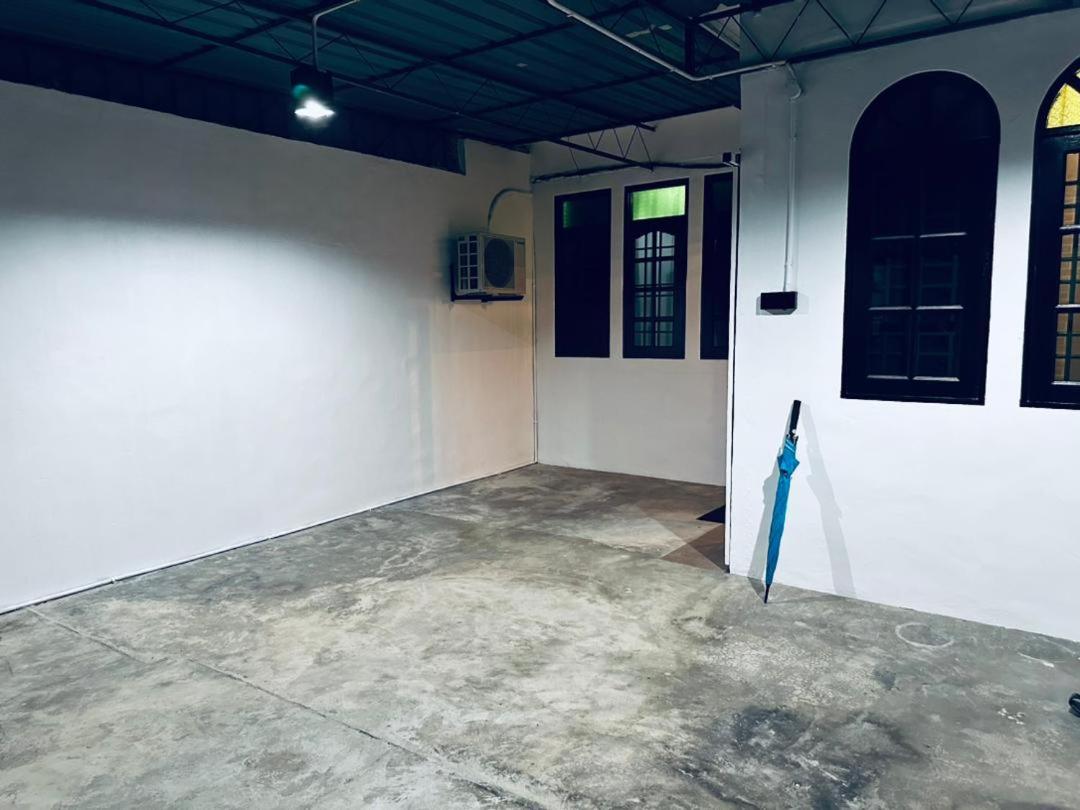 Kuu Inn Homestay Tmn Sri Wang Fasa 2 - Bed and Breakfast
