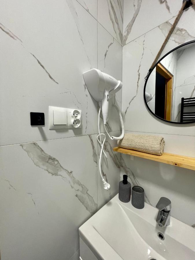 Zweibettzimmer mit eigenem Bad