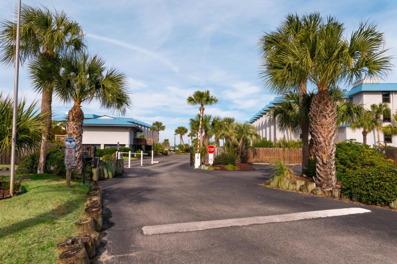 Private Balcony - Beach - Pool and Pickleball - Ferienwohnung Tybee Island