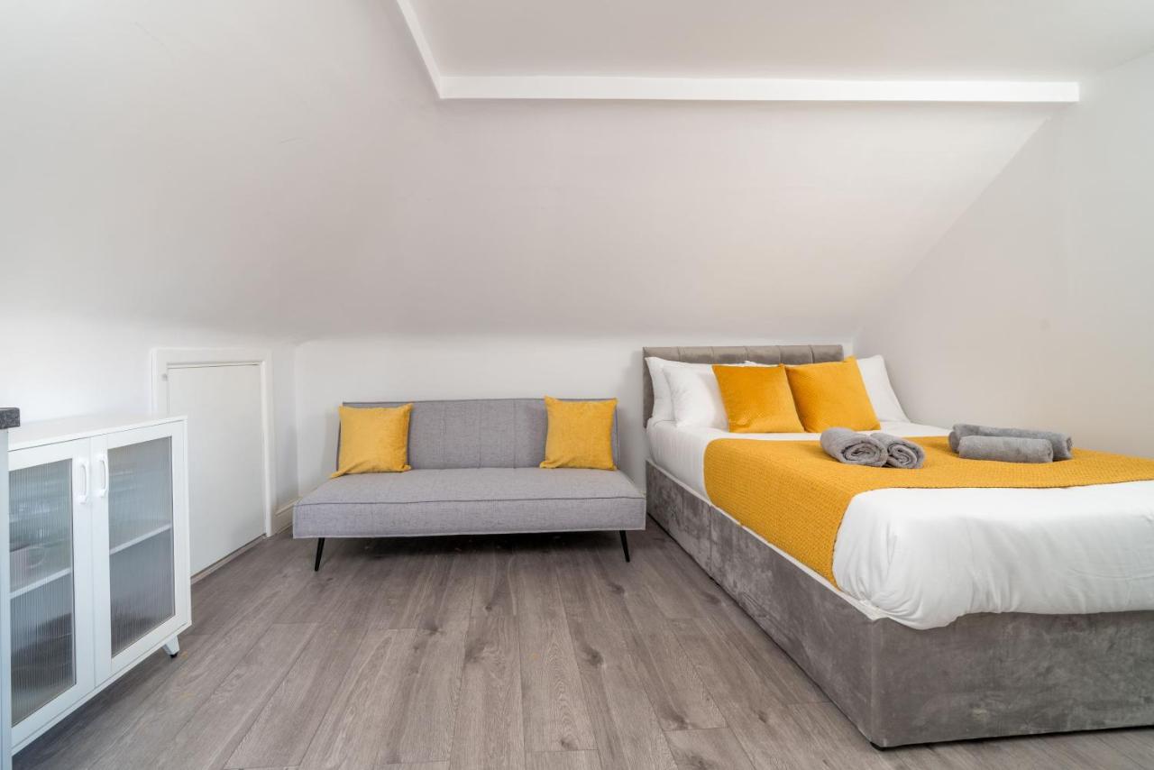 B&B London - Cosy 4th Floor studio apartment in Brick Lane - Bed and Breakfast London