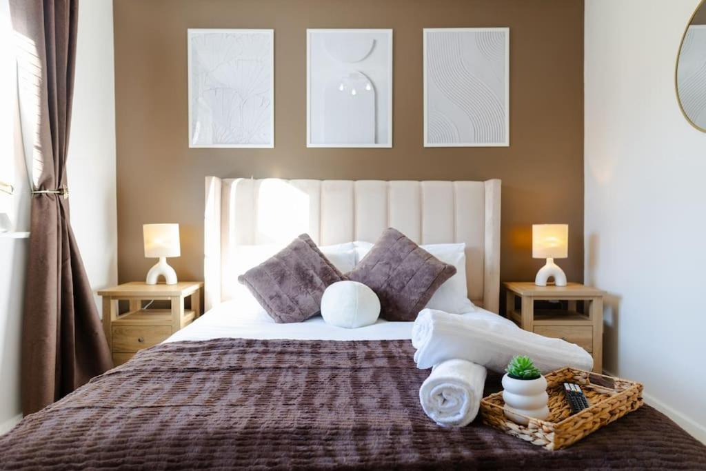 Urban Elegance Cardiff Central Gem With Free Parking - Chambres d’hôtes