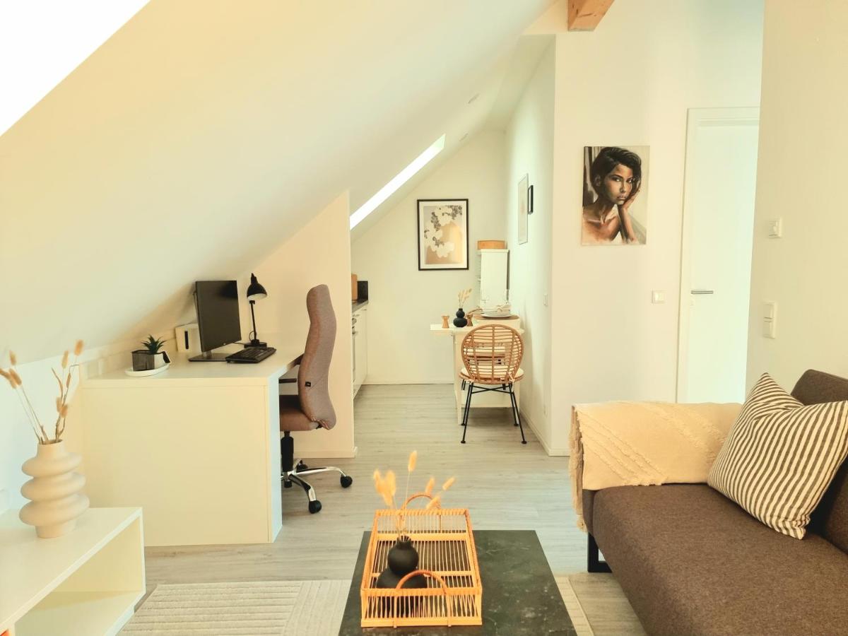 B&B Ingolstadt - Homestay-Stylish, Zentral- 2 Zimmer Apartment-Free Parking - Bed and Breakfast Ingolstadt