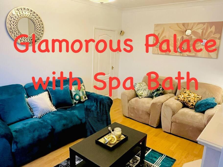 Glamorous Palace with spa bath - B&B