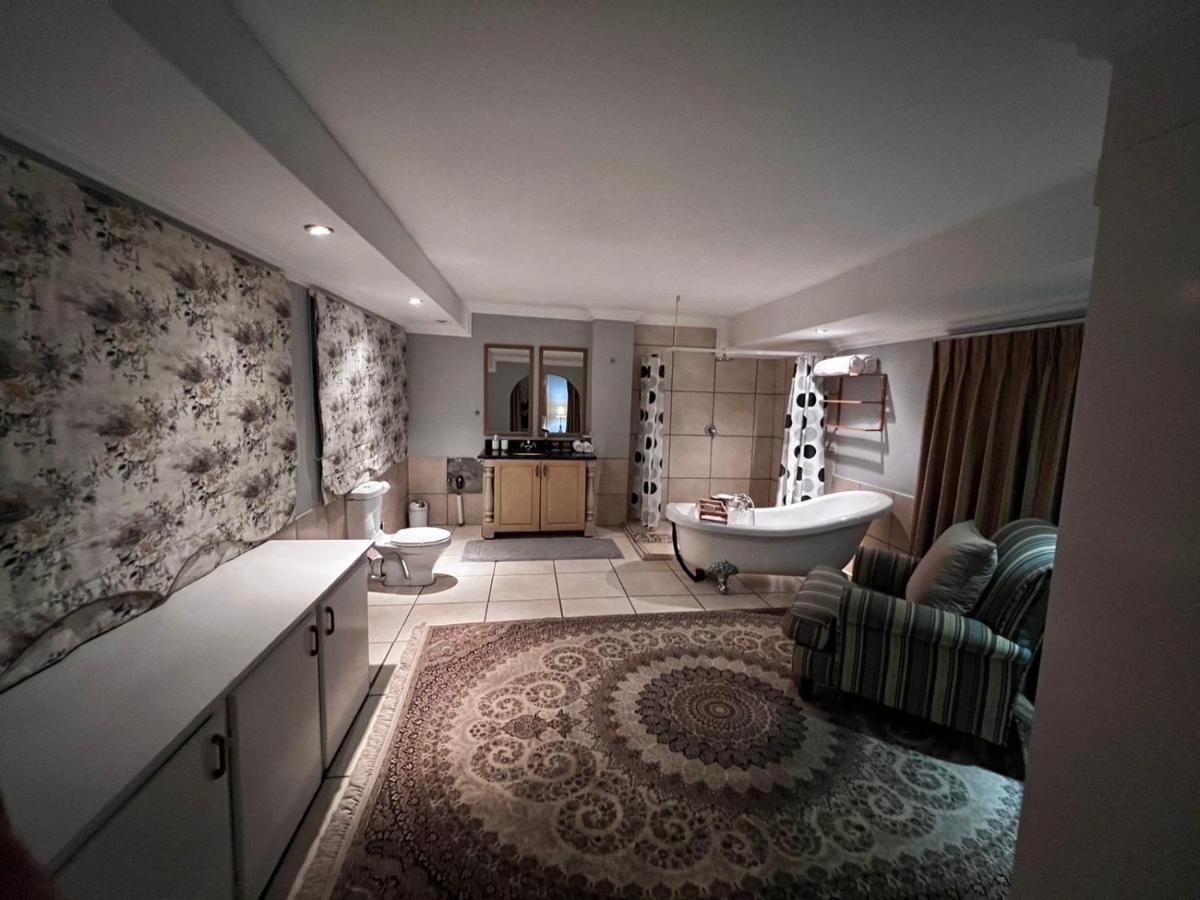 Deluxe Doppel-/Zweibettzimmer mit Zugang zum Pool