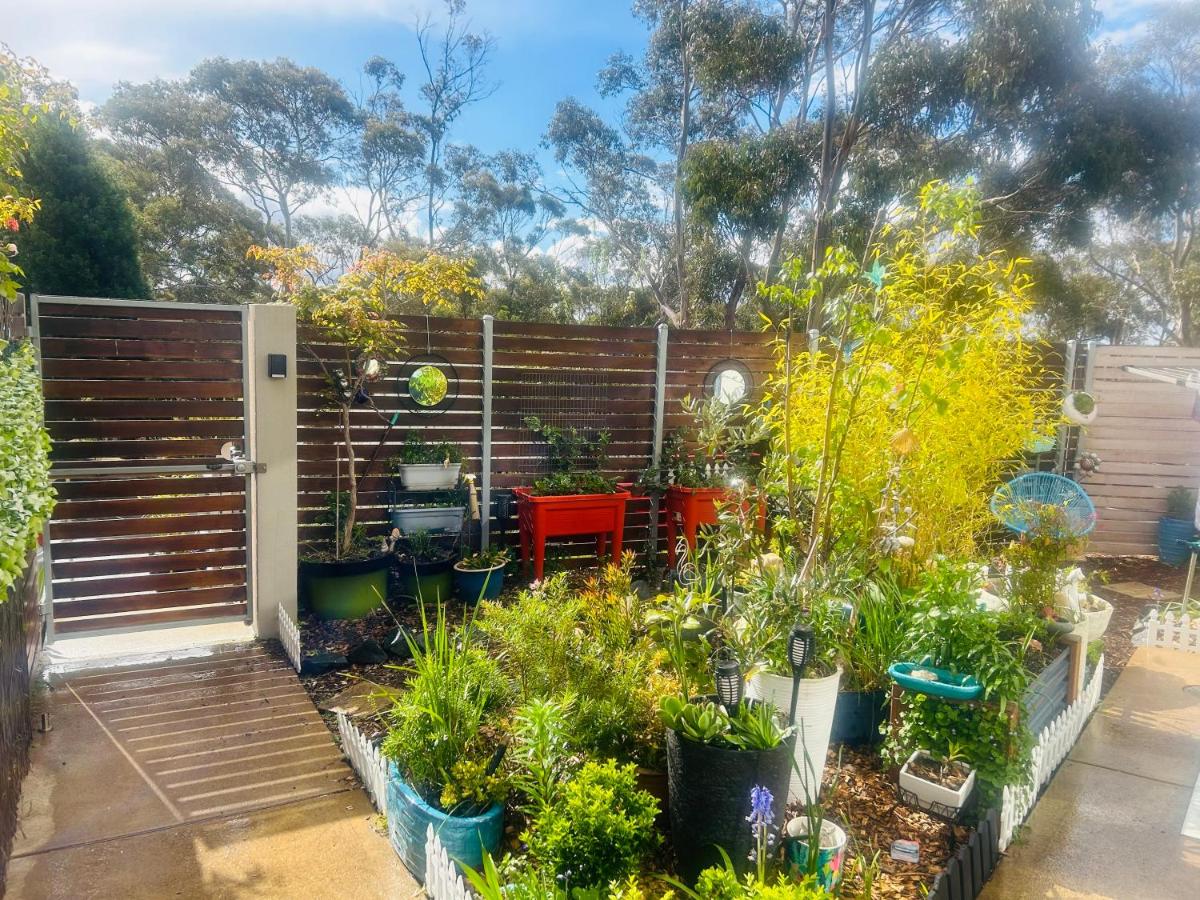 Relaxing Hobart Retreat, Stylish 2-Bed Apartment - B&B Suntop