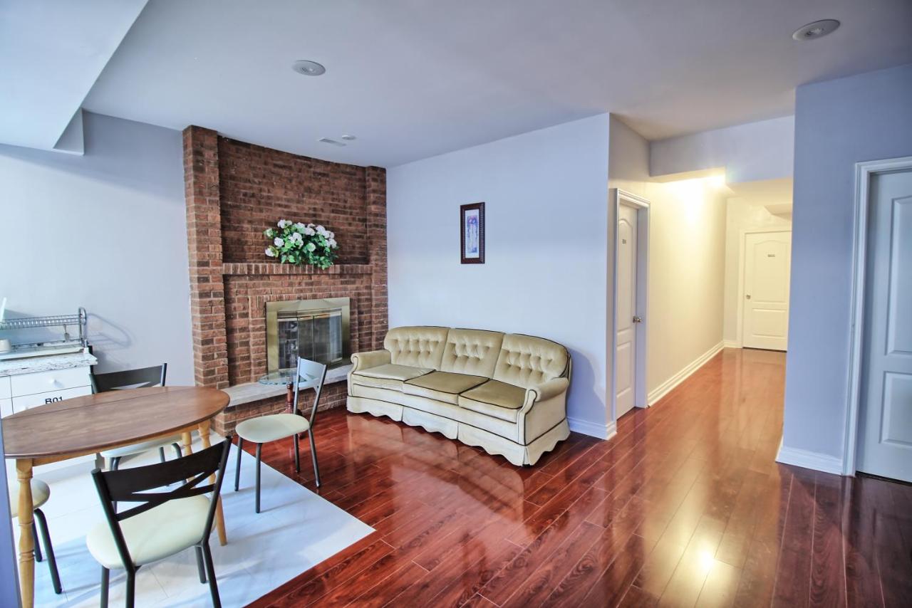 Free Parking Private Bathroom on Basement - B&B Vaughan