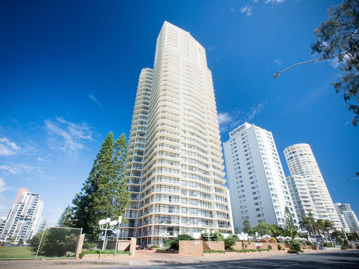 Imperial Surf Modern Beachfront Apartment - CoastHM - Ferienwohnung Gold Coast