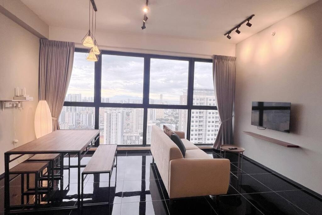 B&B Jelutong - Urban Suites with Spectacular High Floor View #3BR #03 - Bed and Breakfast Jelutong