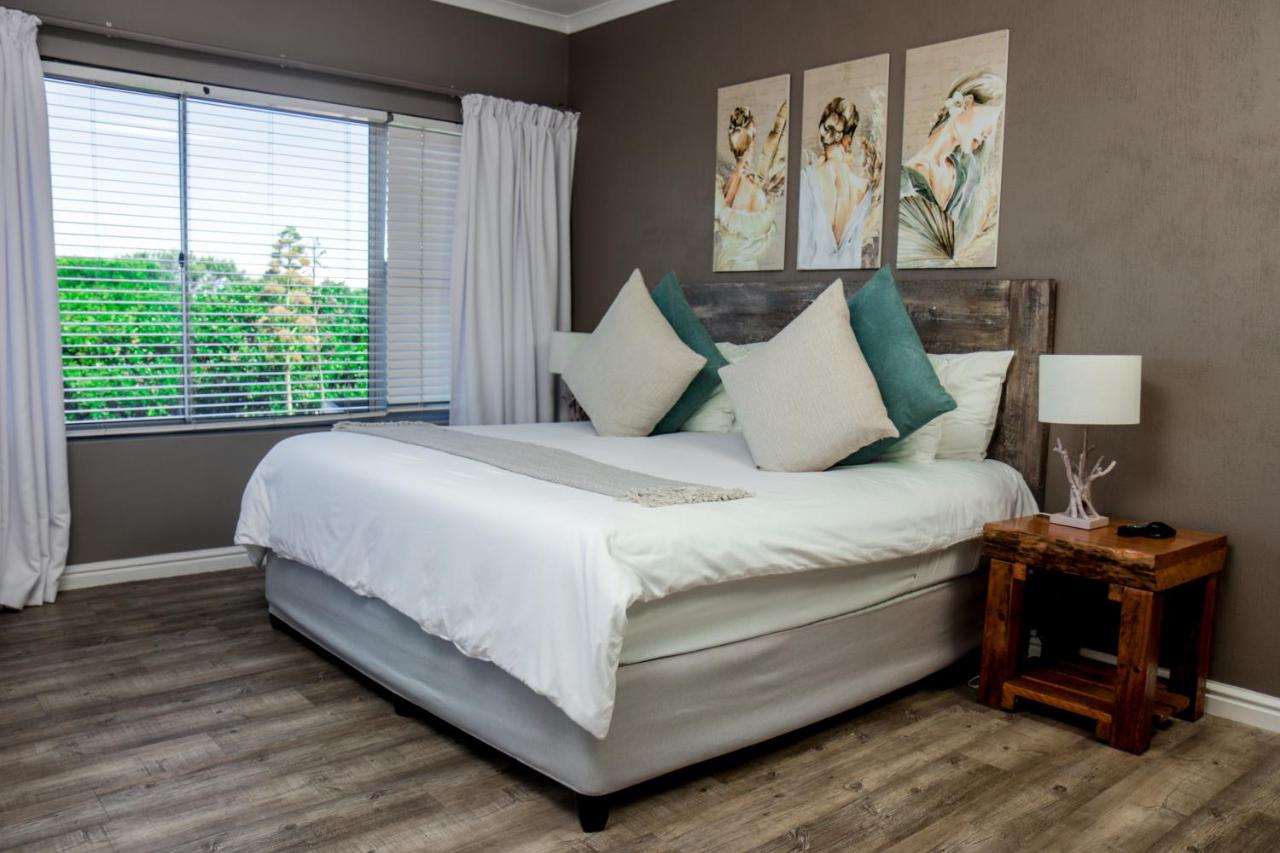 Deluxe King Room with Sea View