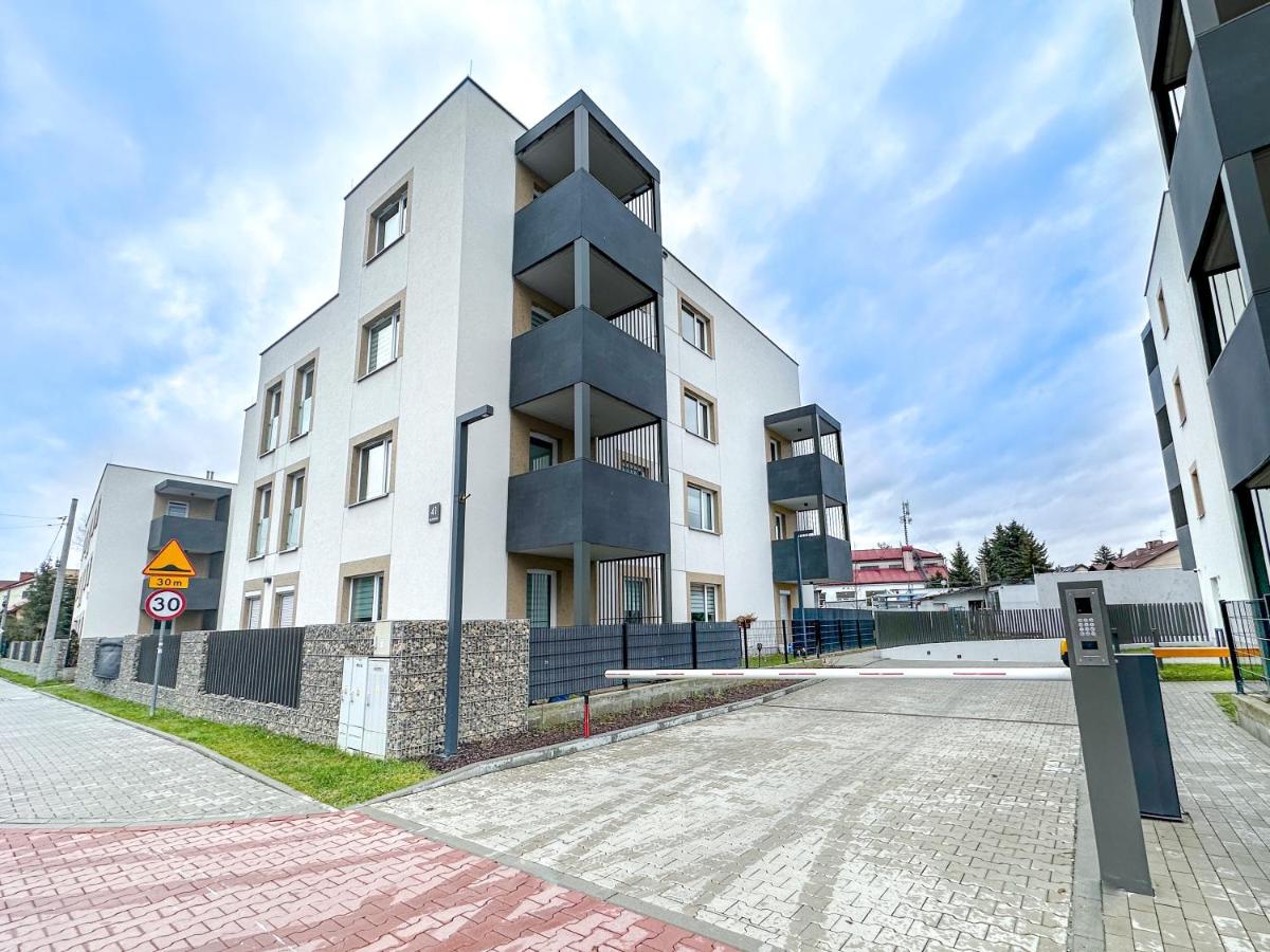 Krakowska Oaza Komfortu - Apartament Premium z Garażem - B&B