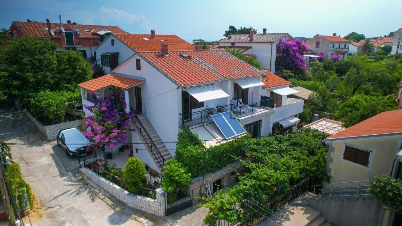 Apartmani Helena - B&B
