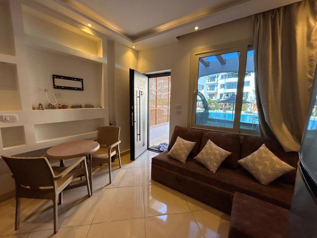 Cosy Studio on the First Floor with lovely Terrace and Personal Garden Area, Pool View and Free Beach Access in Sharm Hills Resort - Ferienwohnung Sharm el Sheikh