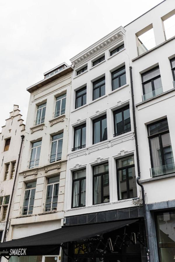 Modern apartment in the old city center - B&B