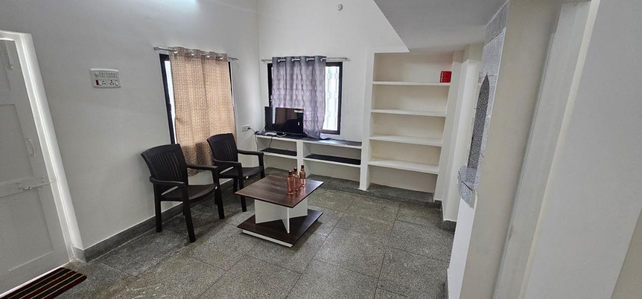 B&B Chennai - SAIBALA HOMESTAY - AC 1 BHK NEAR AlRPORT - Bed and Breakfast Chennai