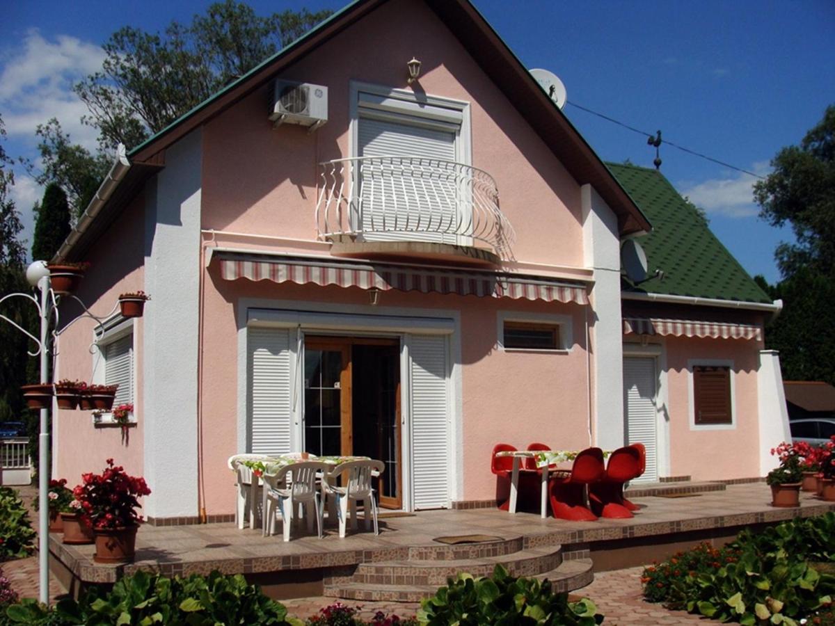 B&B Balatonmáriafürdő - Nyaraló Balatonmáriafürdő - Bed and Breakfast Balatonmáriafürdő