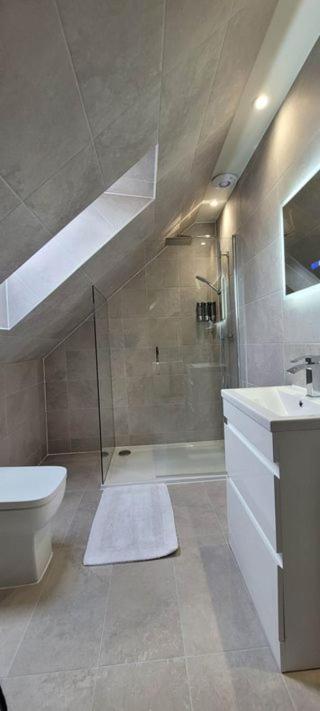 Executive Kamer met 2 Queensize Bedden