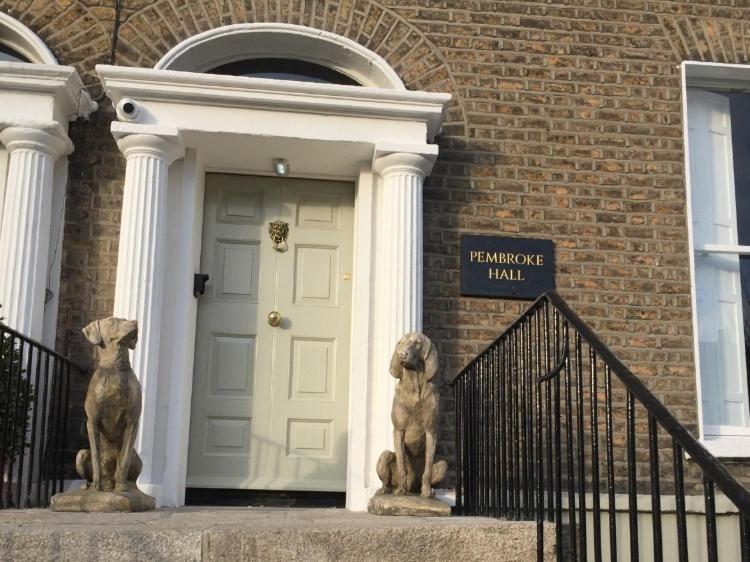 Pembroke Hall - B&B