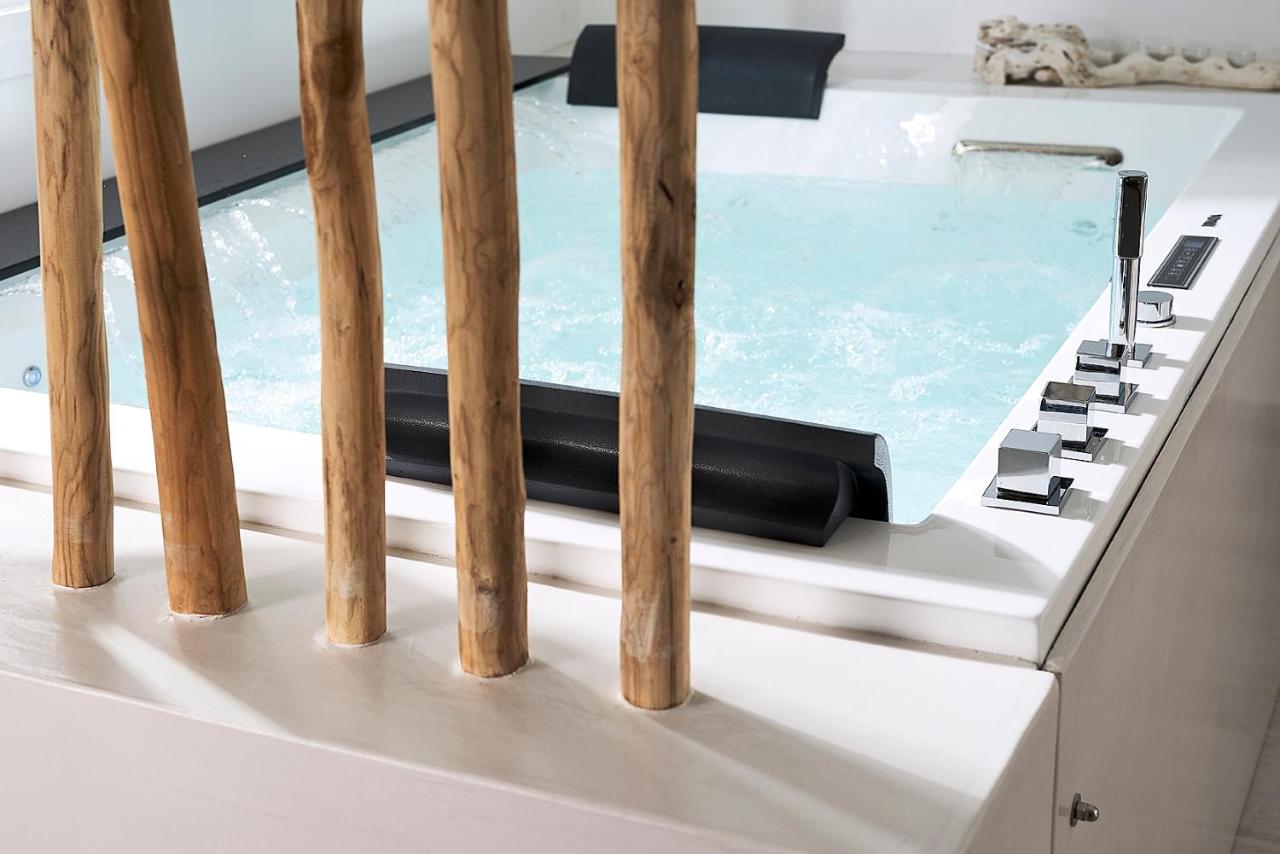 Suite with Spa Bath