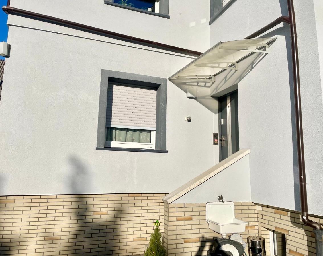 Casa Giulia 2 Zimmer nahe Gießen, Küche, Bad, WLAN, Parkplatz - Ferienwohnung Gleiberg