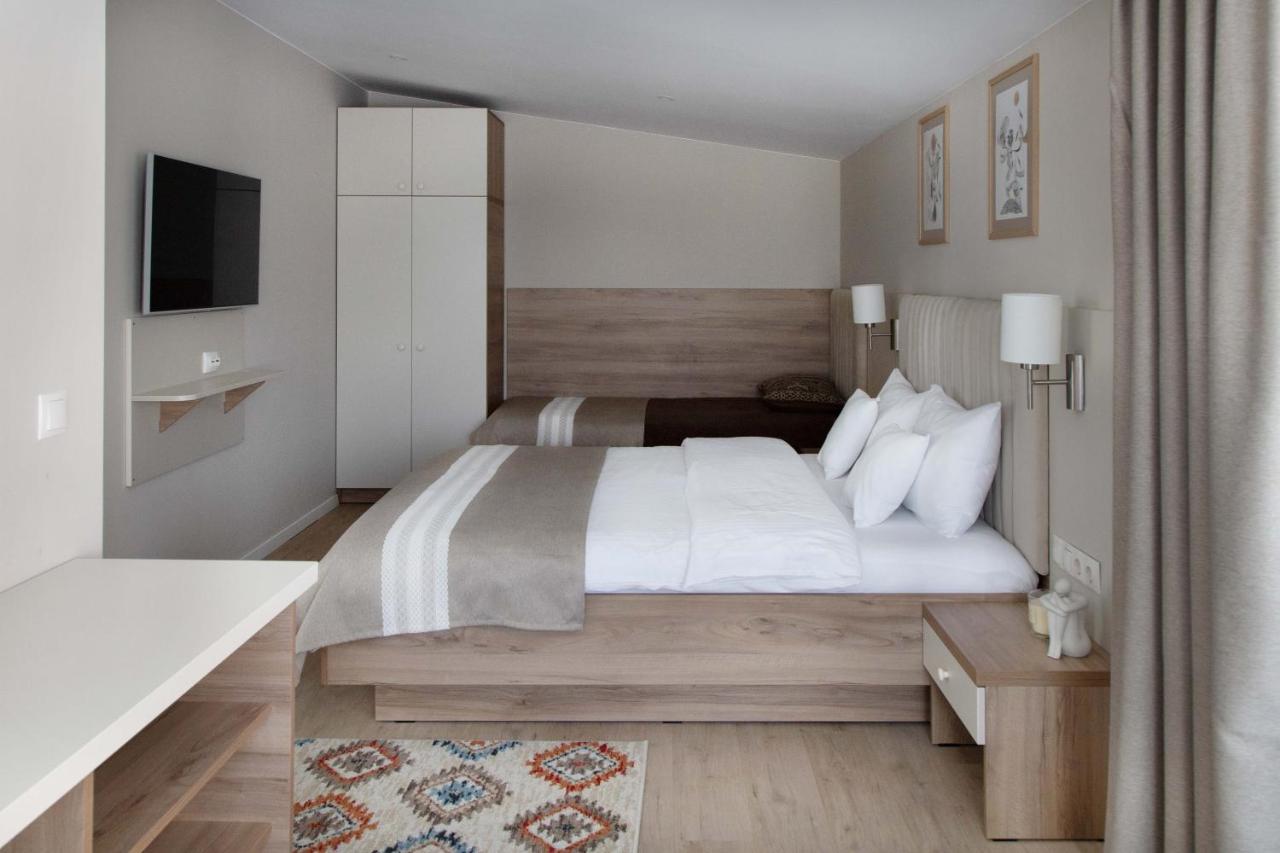 Triple Room with Lake View