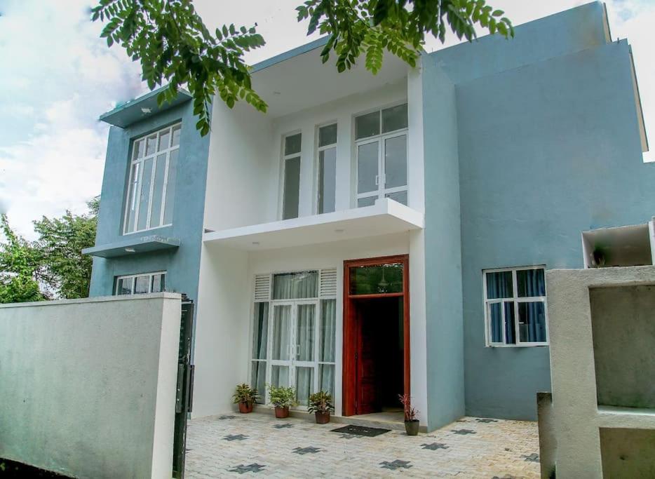 Ayo Villa Gurudeniya, Kandy - Bed and Breakfast