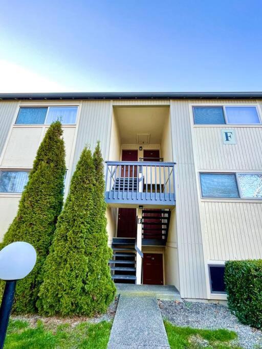 Casa Bella Homes - Top floor 2-BR 1 Bath Condo, Centrally located - B&B