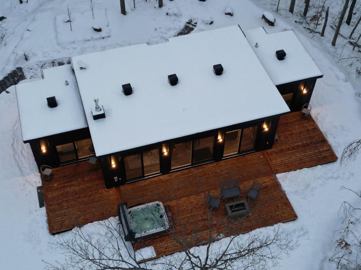 DAX HOUSE Stunning Mont-Tremblant Getaway Retreat - B&B