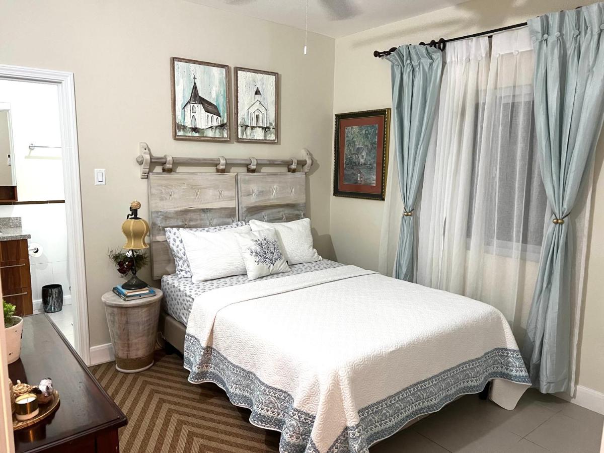 B&B Lucea - Serenity Get Away - Bed and Breakfast Lucea