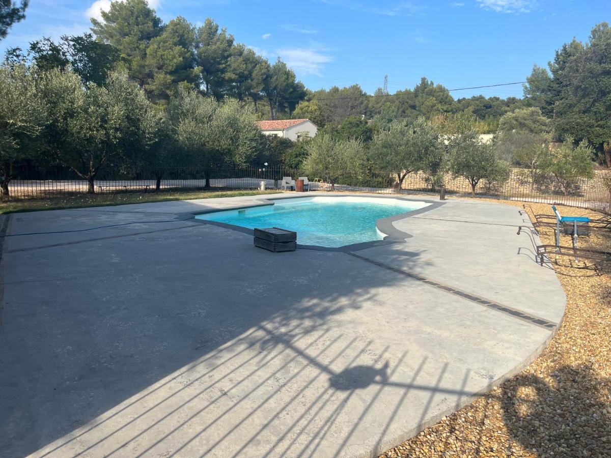 Très belle Bastide provençale avec Piscine pour 10 Personnes - B&B