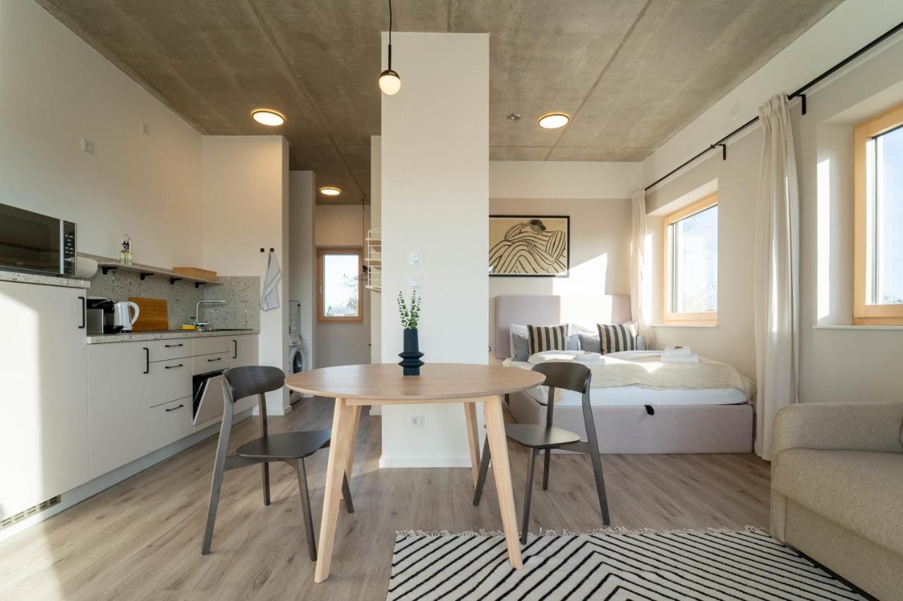 Estudio con balcón
