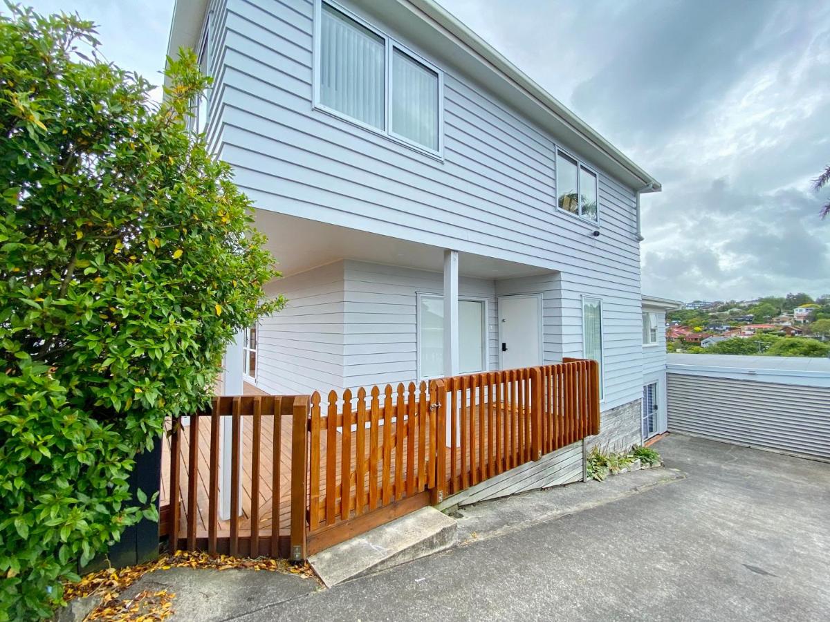 7BR 3BH Beach Escape. 2 min to Browns Bay Beach - B&B Auckland