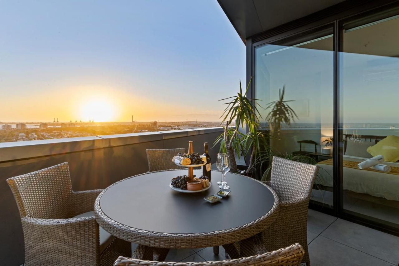 B&B Melbourne - Zi apartments - with Balcony, Bayview, Sauna and Pool - Bed and Breakfast Melbourne