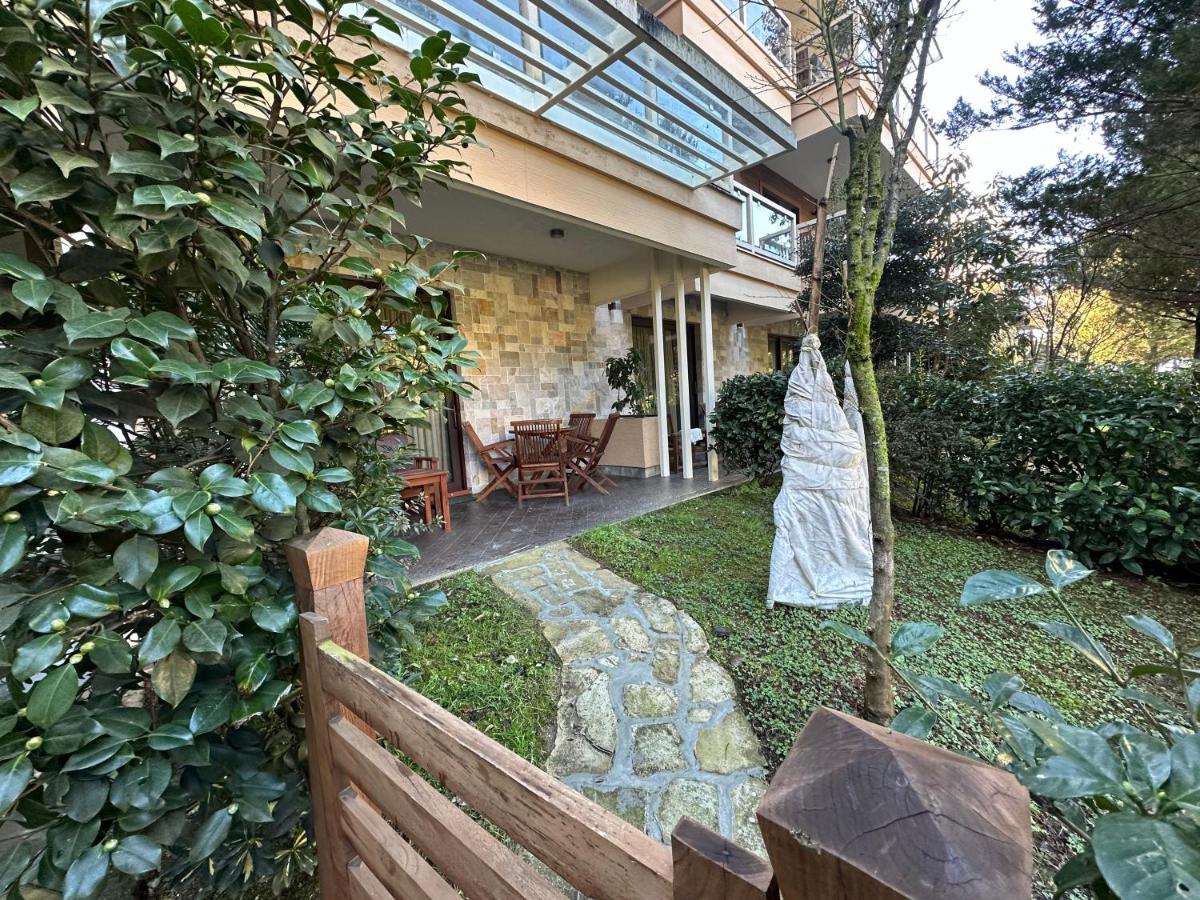 Seaside Apartment with a Private Garden - Chambres d’hôtes Tchakvi