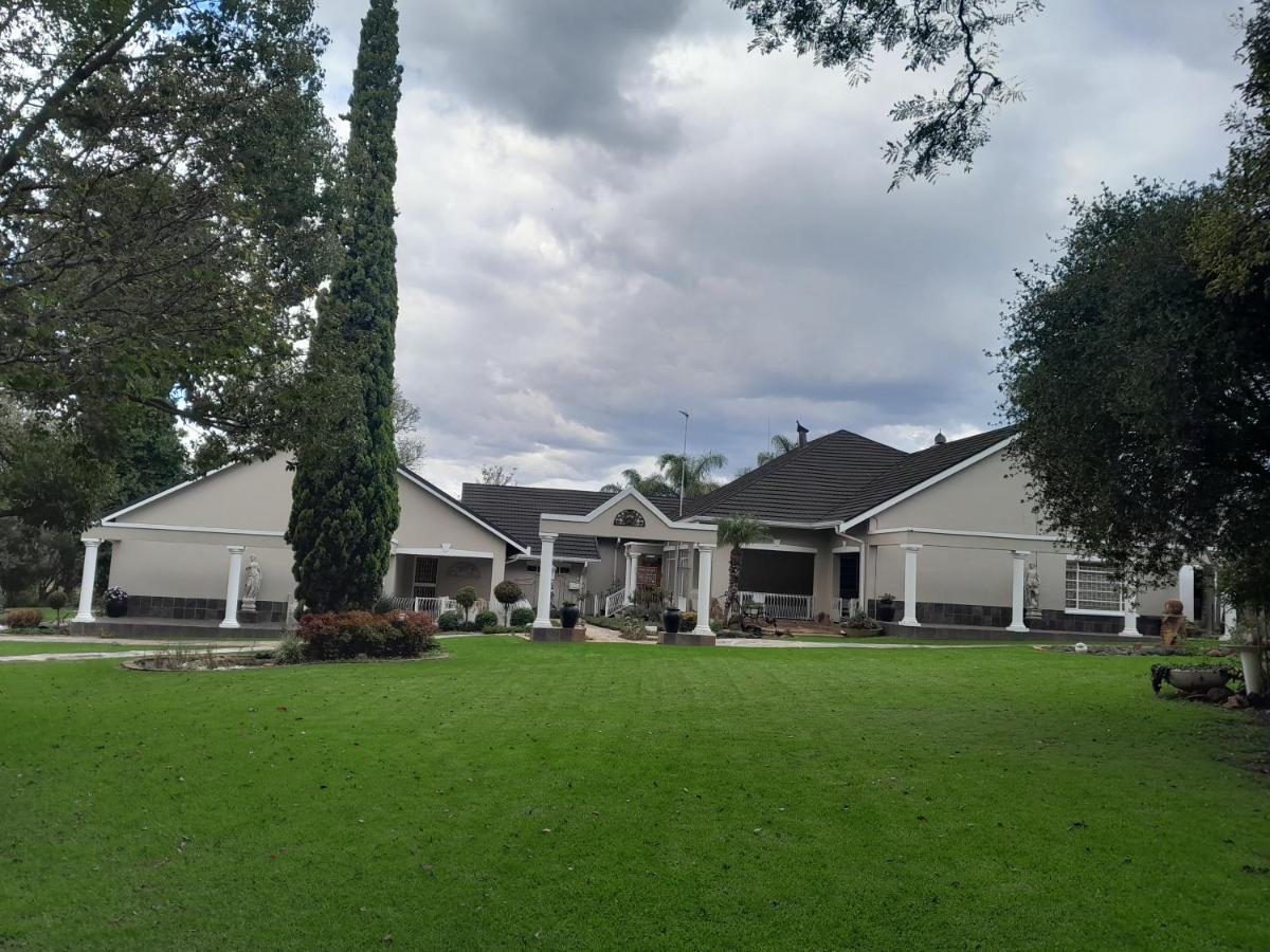 B&B Lydenburg - Longtom Farm Guesthouse - Bed and Breakfast Lydenburg